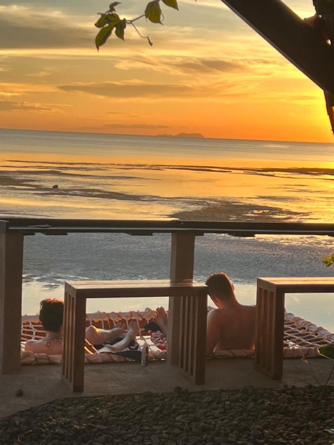 White Bada Guesthouse Siquijor Exterior photo